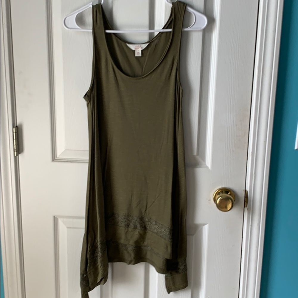 Long green sun & shadow top